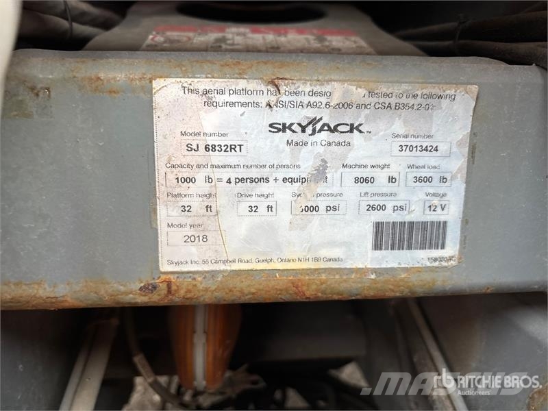 SkyJack SJ6832 RT Šķerveida pacēlāji