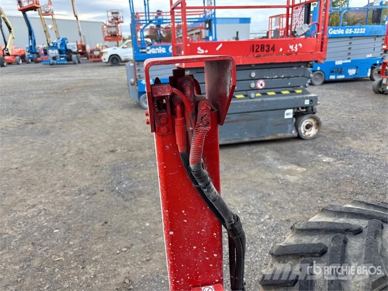 SkyJack SJ6832 RT Šķerveida pacēlāji