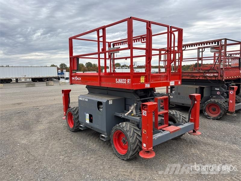 SkyJack SJ6832 RT Škaraste platforme