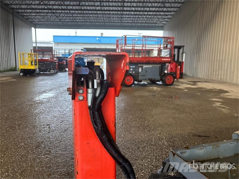 SkyJack SJ6832 RT Šķerveida pacēlāji