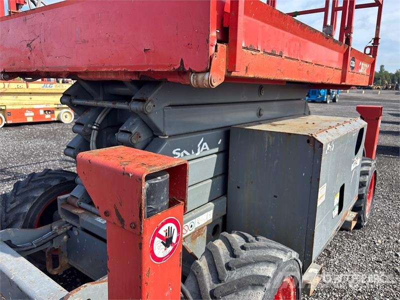SkyJack SJ6832 RT Scissor lifts