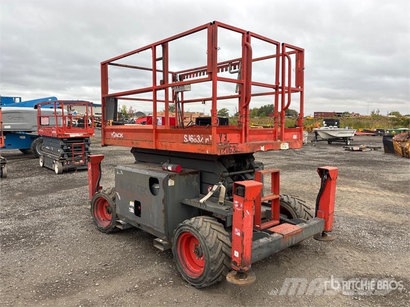 SkyJack SJ6832 RT Šķerveida pacēlāji