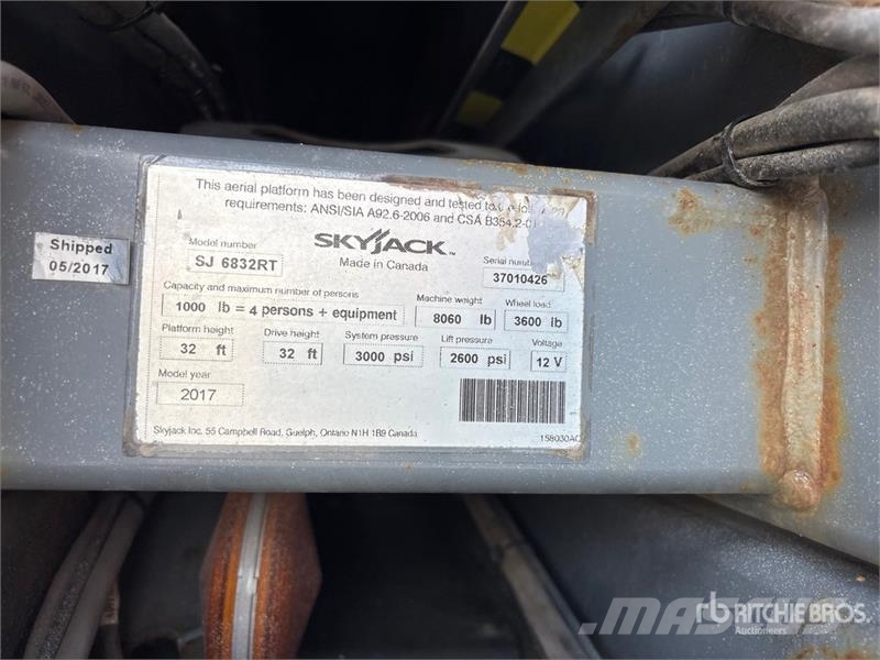SkyJack SJ6832 RT Saxliftar