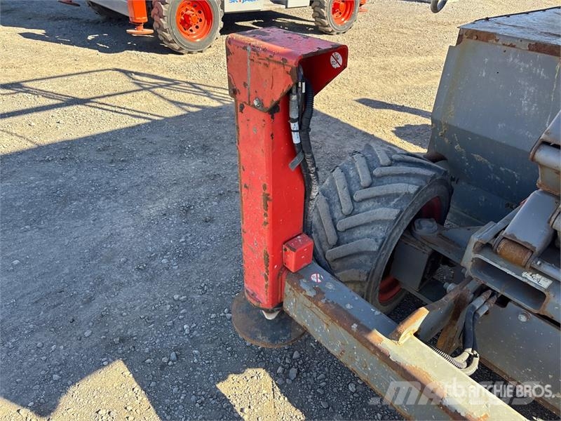 SkyJack SJ6832 RT رافعات مقصية الشكل