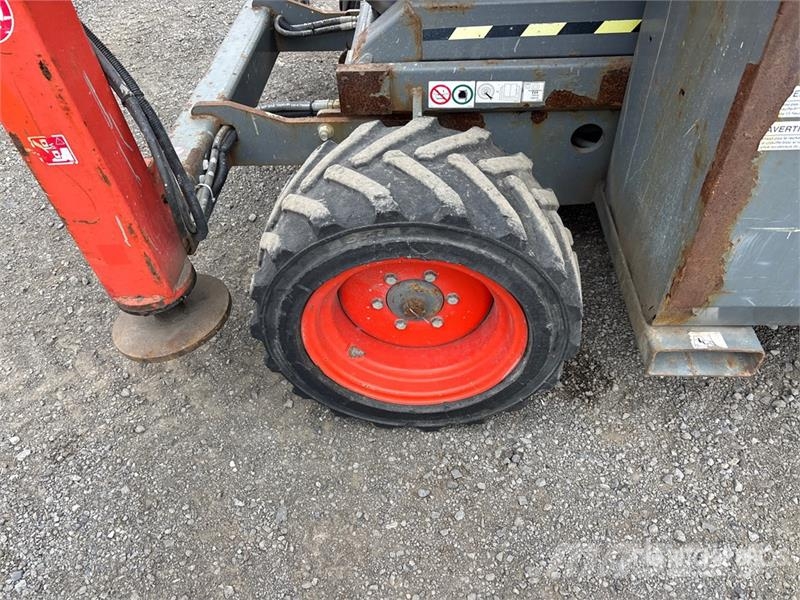 SkyJack SJ6832 RT Šķerveida pacēlāji