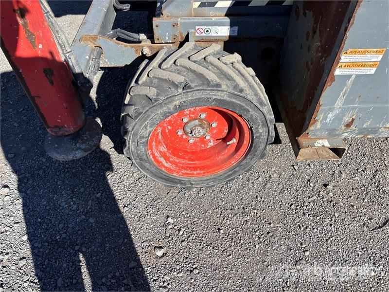 SkyJack SJ6832 RT رافعات مقصية الشكل
