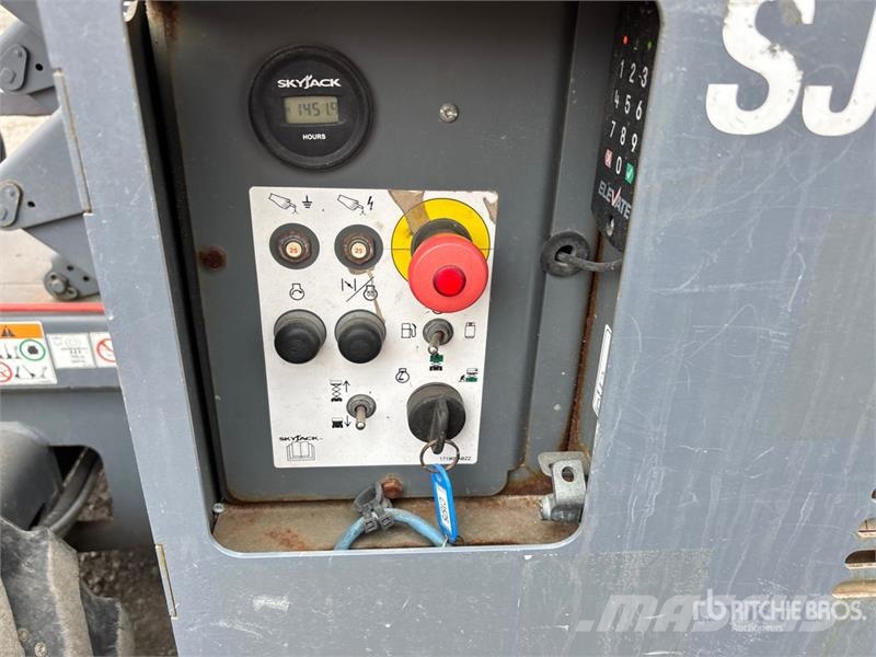 SkyJack SJ6832 RT Škaraste platforme