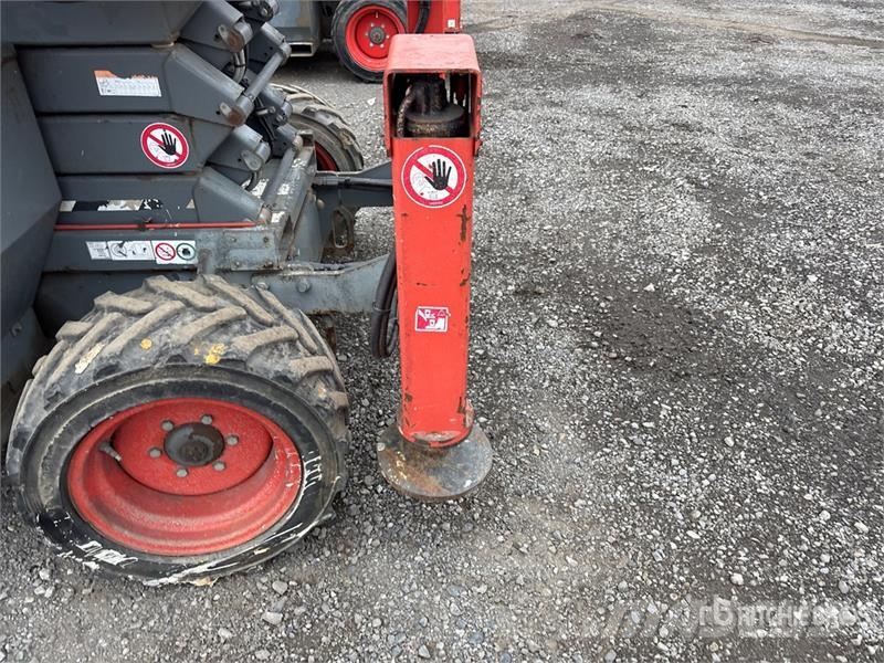 SkyJack SJ6832 RT Šķerveida pacēlāji