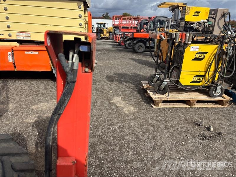 SkyJack SJ6832 RT Ножничные подъемники