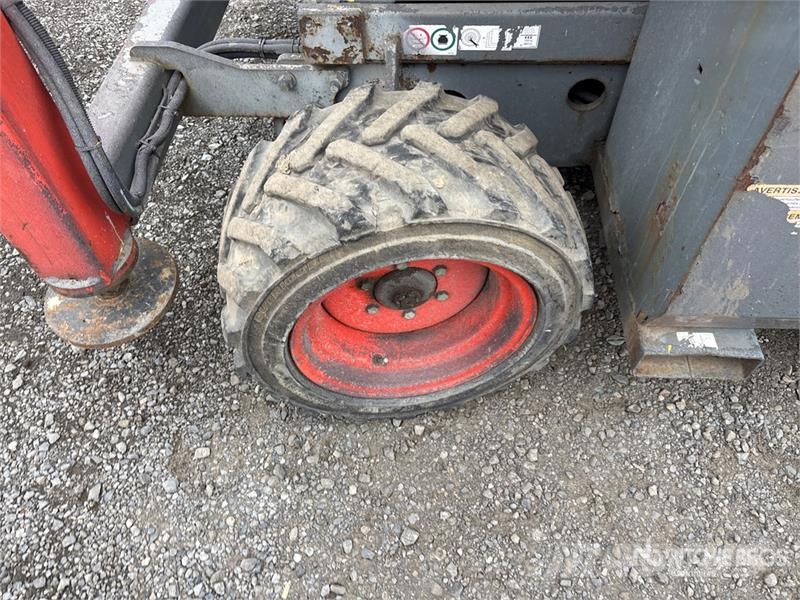SkyJack SJ6832 RT Šķerveida pacēlāji