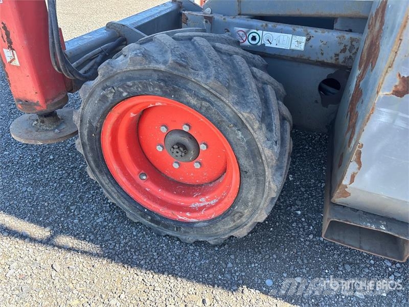 SkyJack SJ6832 RT Scissor lifts