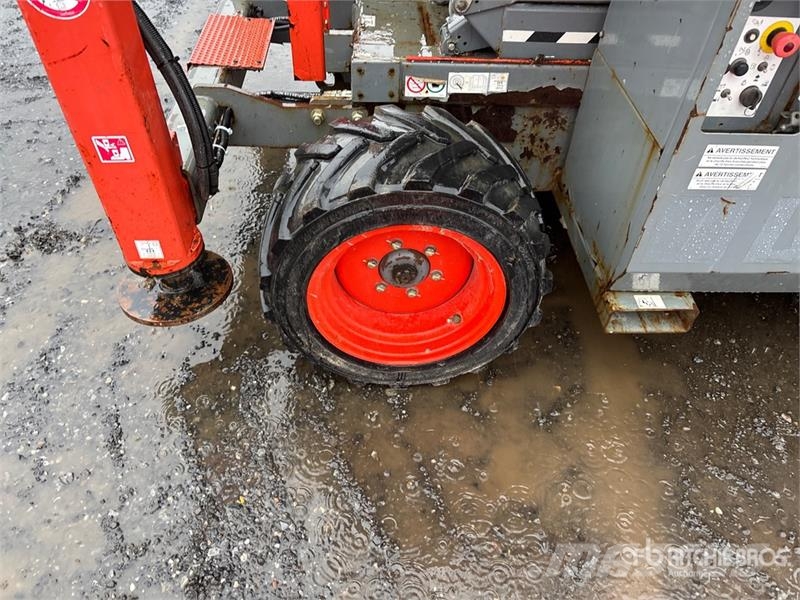 SkyJack SJ6832 RT Šķerveida pacēlāji