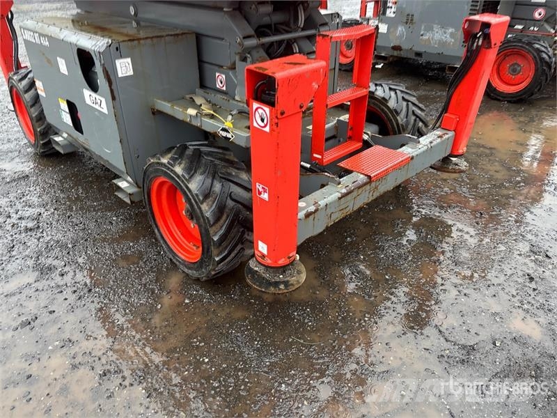 SkyJack SJ6832 RT Šķerveida pacēlāji