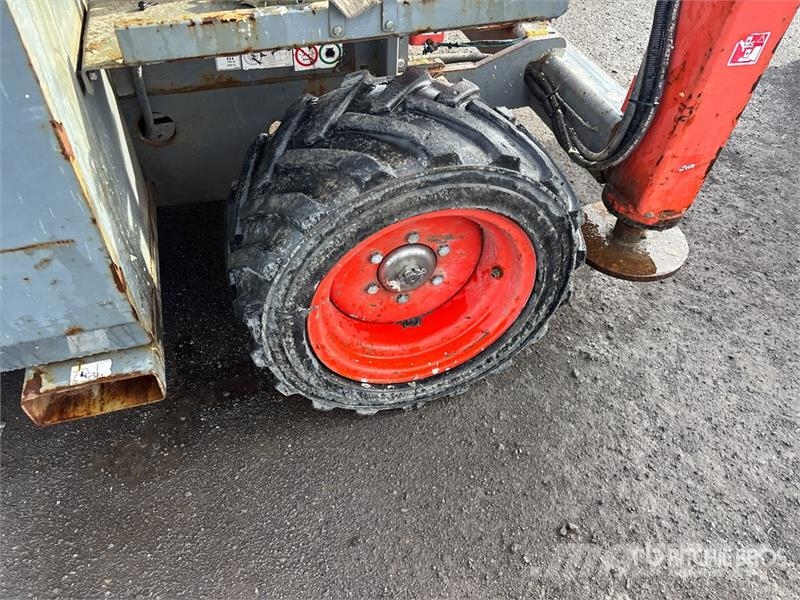 SkyJack SJ6832 RT Šķerveida pacēlāji
