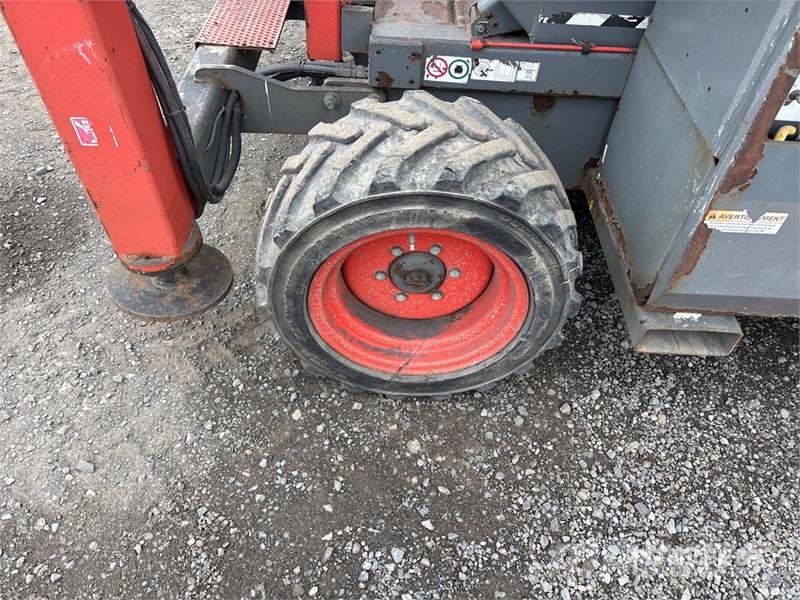 SkyJack SJ6832 RT Šķerveida pacēlāji
