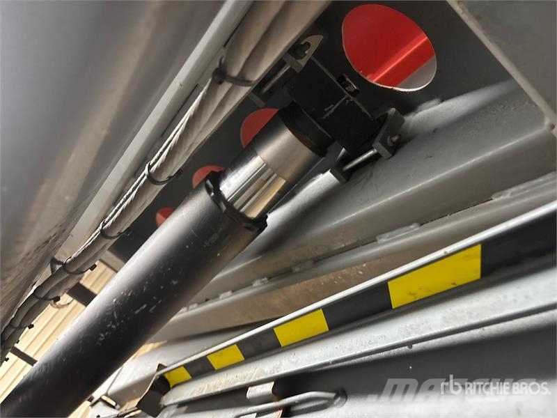 SkyJack SJ6832 RT Šķerveida pacēlāji