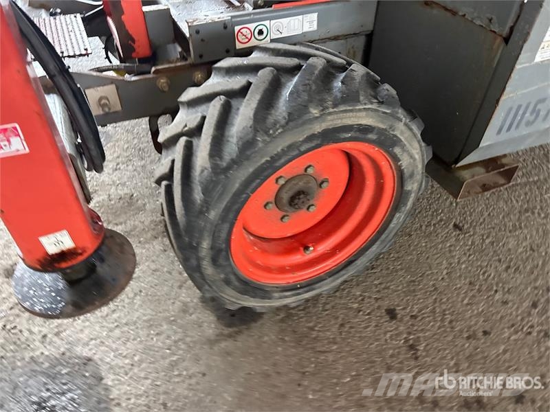 SkyJack SJ6832 RT Šķerveida pacēlāji