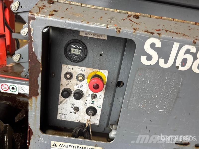 SkyJack SJ6832 RT Šķerveida pacēlāji