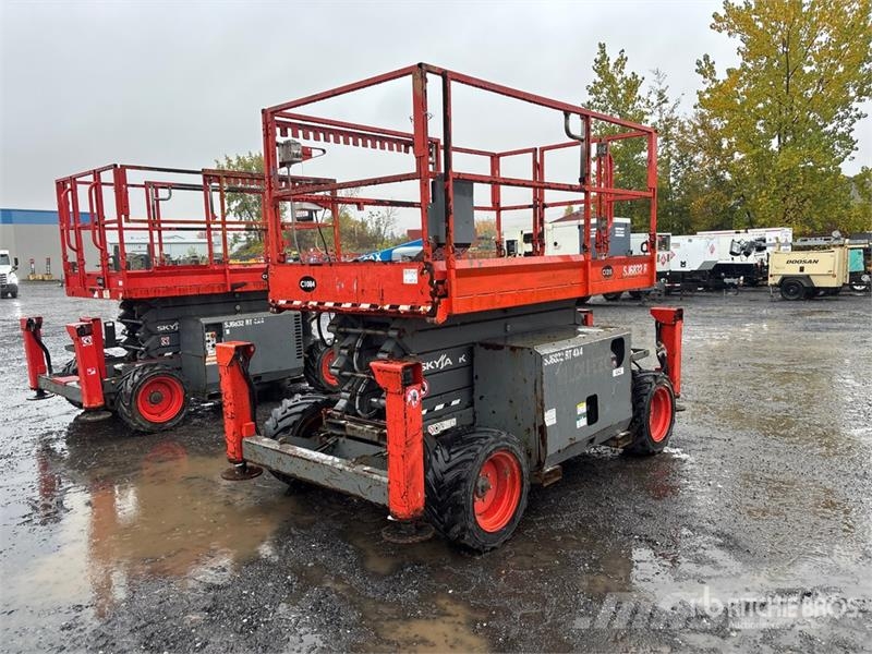 SkyJack SJ6832 RT Šķerveida pacēlāji