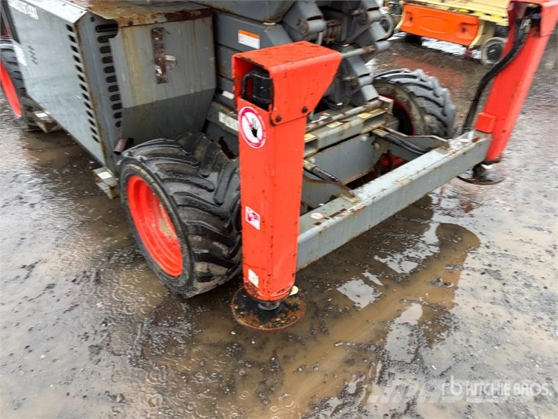 SkyJack SJ6832 RT Šķerveida pacēlāji
