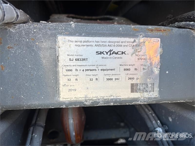 SkyJack SJ6832 RT Scissor lifts