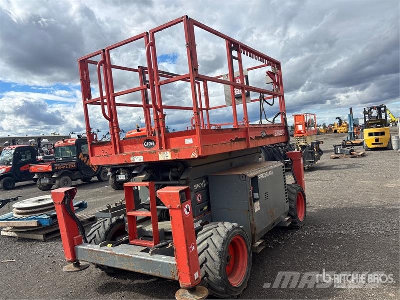 SkyJack SJ6832 RT Ножничные подъемники