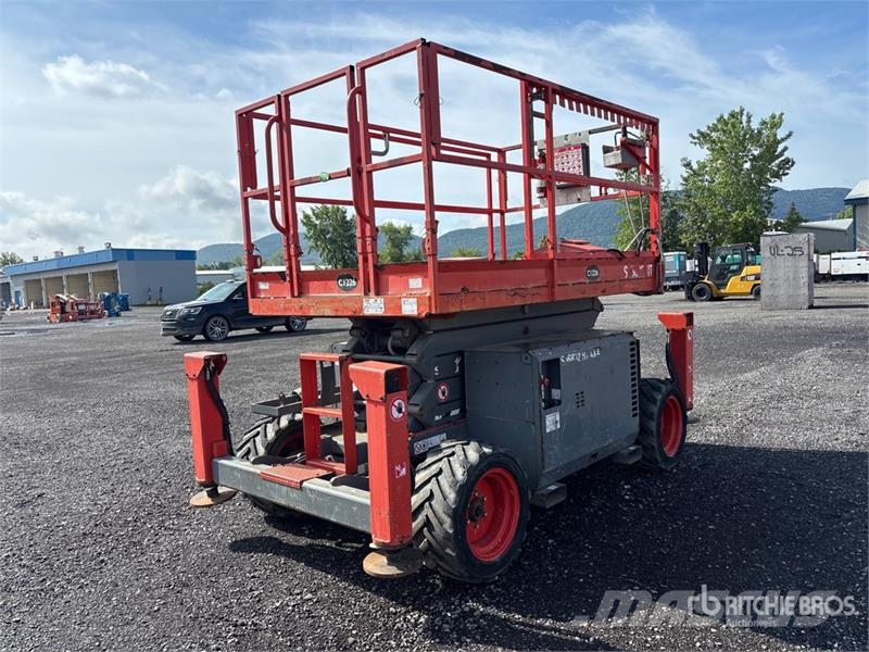 SkyJack SJ6832 RT Scissor lifts