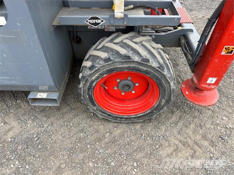 SkyJack SJ6832 RT Škaraste platforme