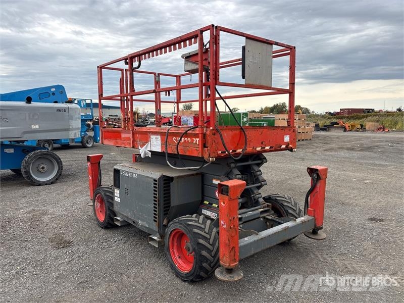 SkyJack SJ6832 RT Šķerveida pacēlāji