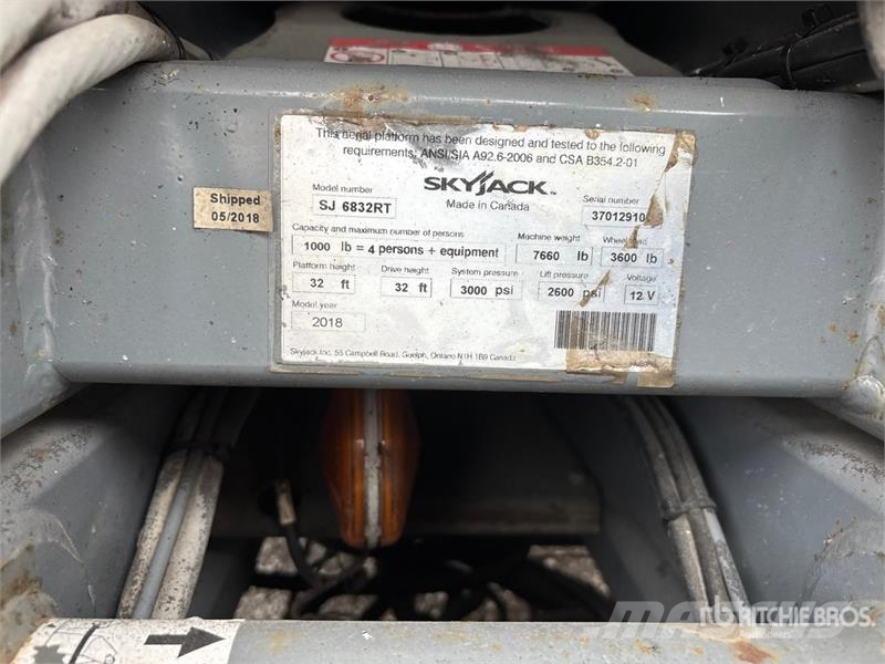 SkyJack SJ6832 RT Šķerveida pacēlāji
