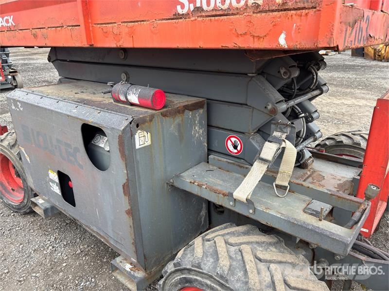 SkyJack SJ6832 RT Šķerveida pacēlāji