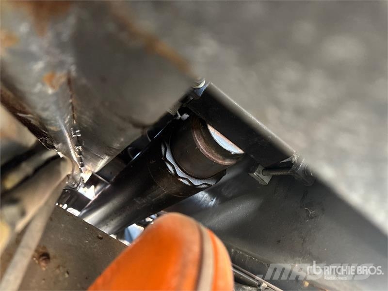 SkyJack SJ6832 RT Ножничные подъемники