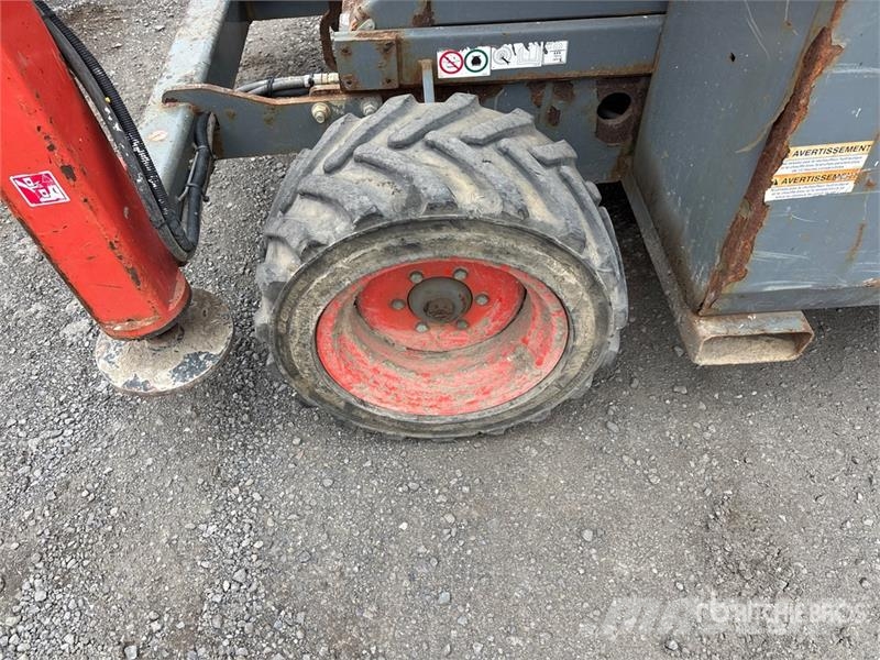 SkyJack SJ6832 RT Šķerveida pacēlāji