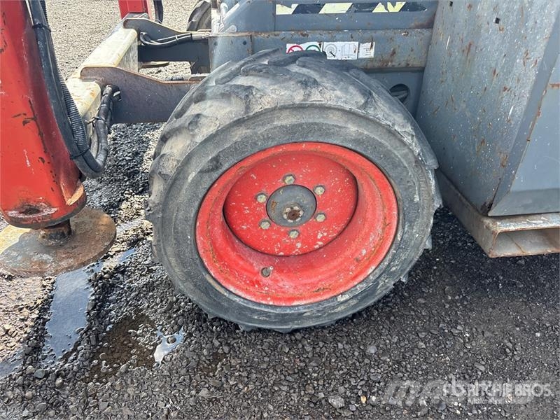 SkyJack SJ6832 RT Saxliftar