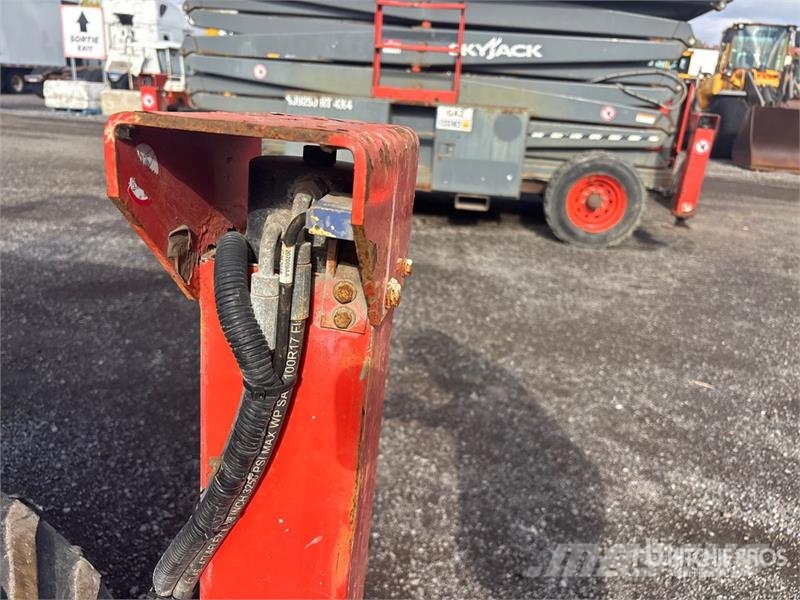SkyJack SJ6832 RT Ножничные подъемники