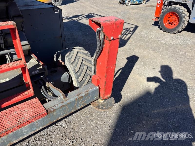 SkyJack SJ6832 RT رافعات مقصية الشكل