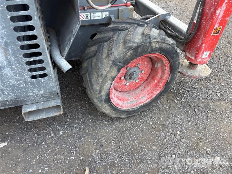 SkyJack SJ6832 RT Šķerveida pacēlāji