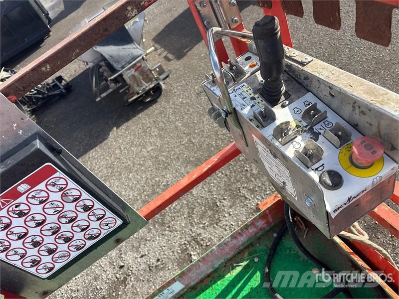 SkyJack SJ6832 RT Ножничные подъемники