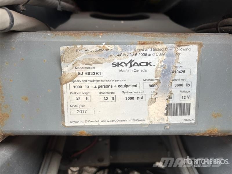 SkyJack SJ6832 RT Šķerveida pacēlāji