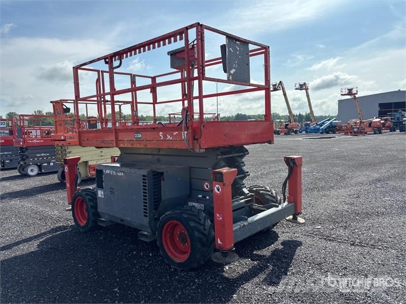 SkyJack SJ6832 RT Scissor lifts