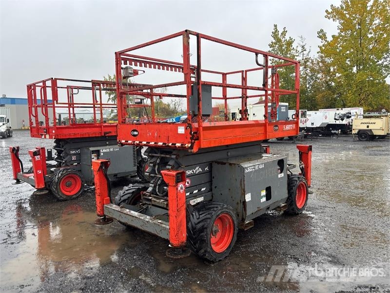 SkyJack SJ6832 RT Šķerveida pacēlāji