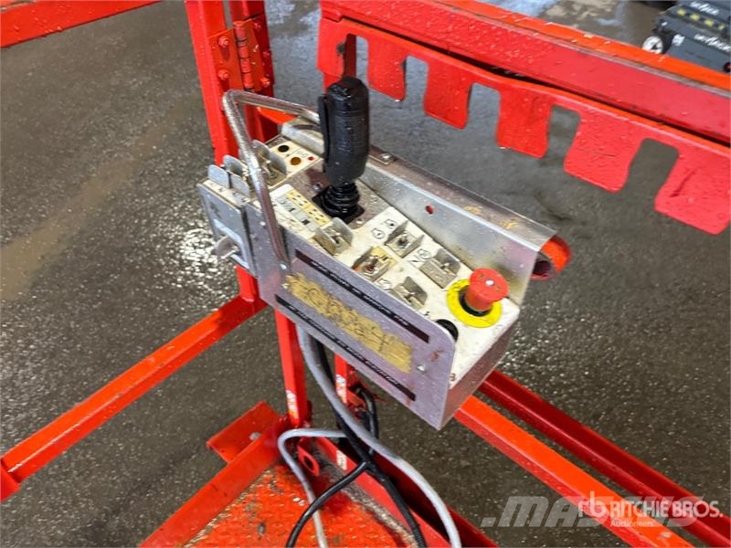 SkyJack SJ6832 RT E/P 4x4 Dual Fuel Scissor Lift Škaraste platforme