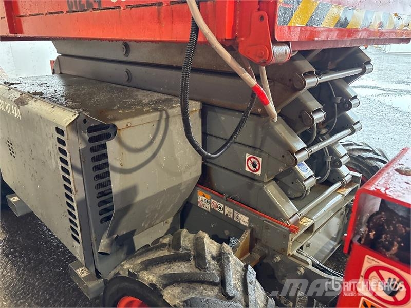 SkyJack SJ6832 RT E/P 4x4 Dual Fuel Scissor Lift Škaraste platforme