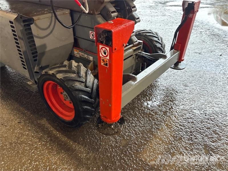 SkyJack SJ6832 RT E/P 4x4 Dual Fuel Scissor Lift Škaraste platforme