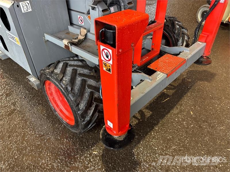 SkyJack SJ6832 RT E/P 4x4 Dual Fuel Scissor Lift Škaraste platforme