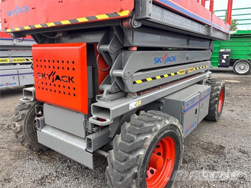 SkyJack SJ7127 4x4 Dual Fuel Scissor Lift Ανυψωτήρες ψαλιδωτής άρθρωσης