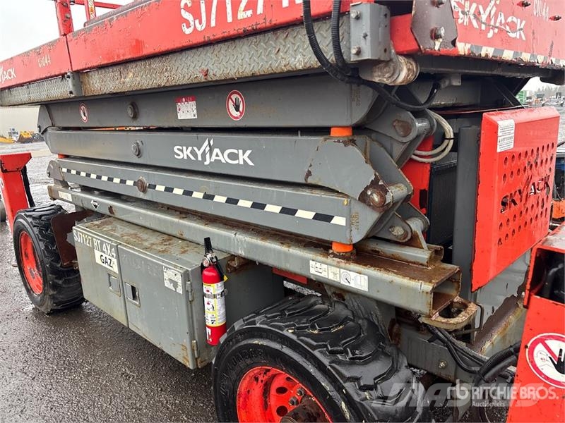 SkyJack SJ7127 RT Šķerveida pacēlāji
