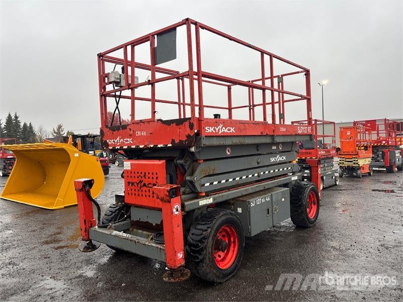 SkyJack SJ7127 RT Šķerveida pacēlāji