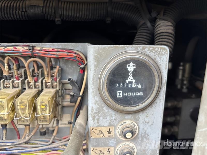 SkyJack SJ7127 RT Ножични работни платформи
