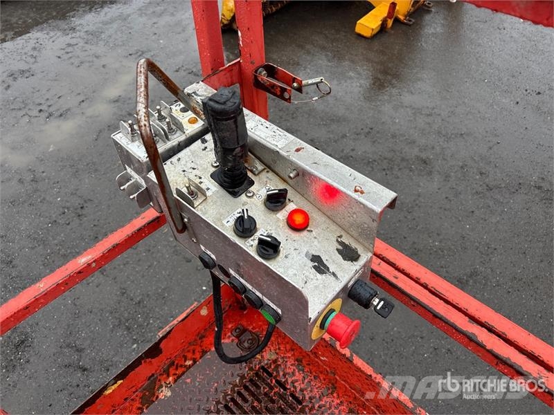 SkyJack SJ7127 RT Šķerveida pacēlāji